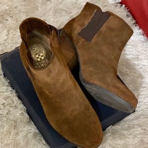 Vince Camuto heeled Bootie Size 8